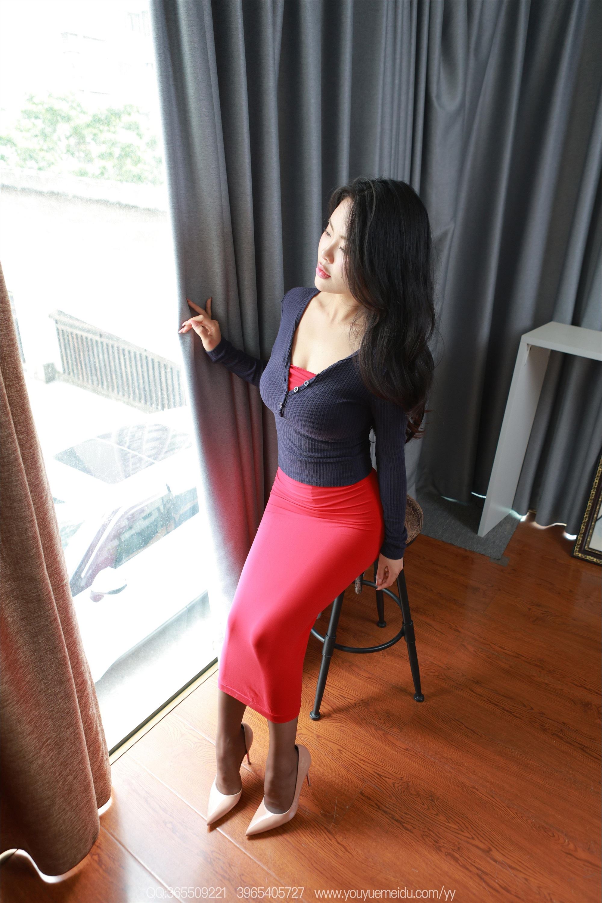 IESS异思趣向  2025.07.07 丝享家 2099 兔兔《红裙翘腿》